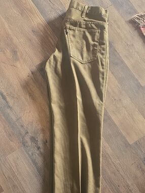 Men's Straight-Leg Chinos in Olive-Tan